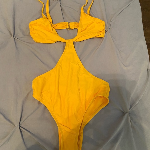 Le Soleil Light Orange Cutout High Cut One-Piece Swimsuit - Picture 3 of 5